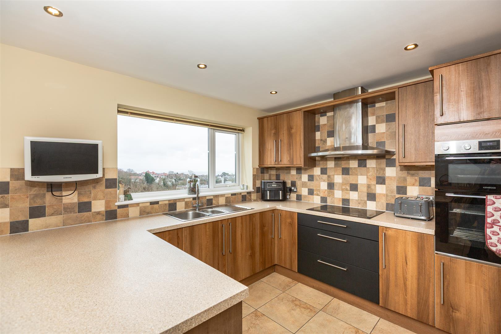 Lon Mafon, Sketty, Swansea, SA2 9ER